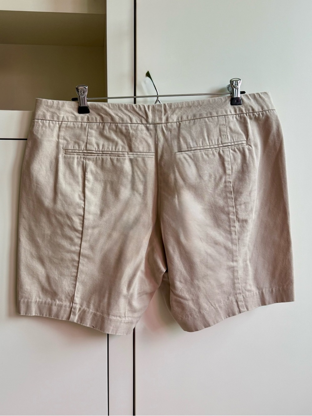 GAP Neutral Tailored Beige Shorts Gap 12 Petite gently used - Picture 2 of 5